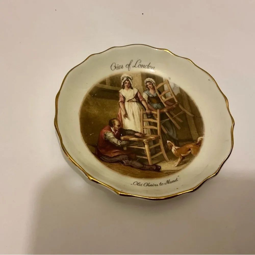 Vintage Tuscan Fine English Bone China Cries of London “Old Chairs to Mend” A10